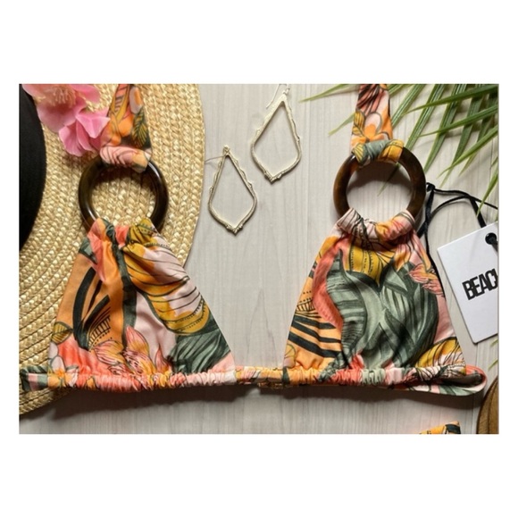 BEACH RIOT ๐ Tropical Floral Bikini TOP - Picture 4 of 16